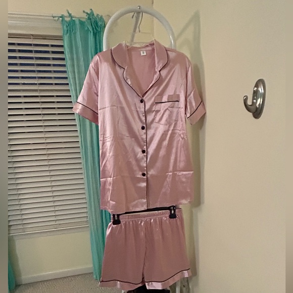 Womens Silk Satin Pajamas - Picture 2 of 7